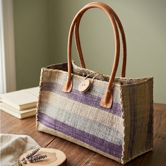 Handbags - Vtg Handwoven Madagascar Raffia Stripe Tote Bag